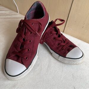 Converse All Star low burgundy maroon dark red women’s 6